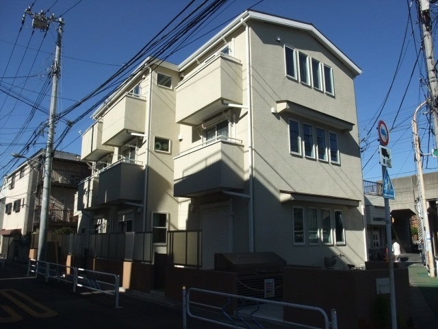 プレシャス ジュノーの外観