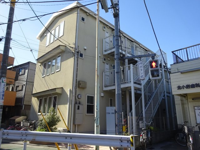 プレシャス ジュノーの外観