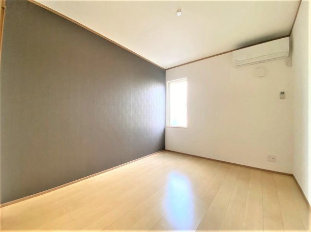 ルピナスⅡの洋室