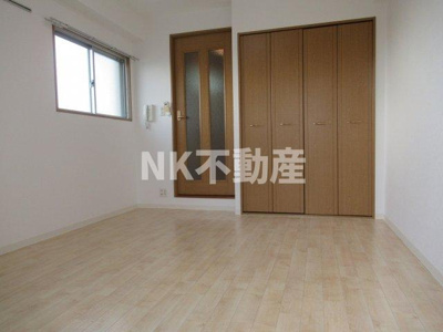 【居間・リビング】 | ルミエール山中（布施賃貸） | 洋室です