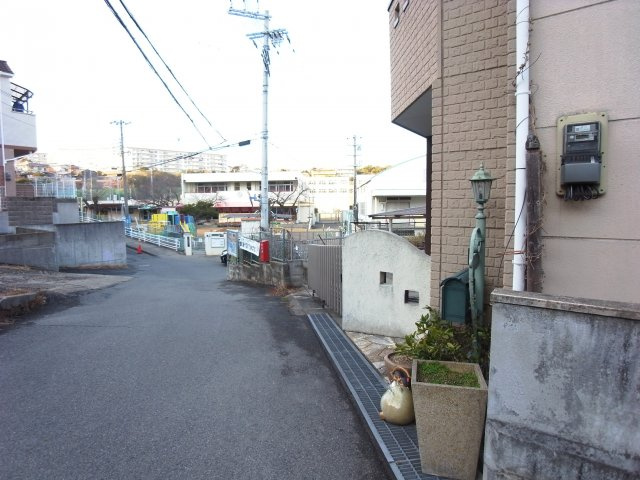 垂水区西舞子9丁目中古戸建の前面道路含む現地写真