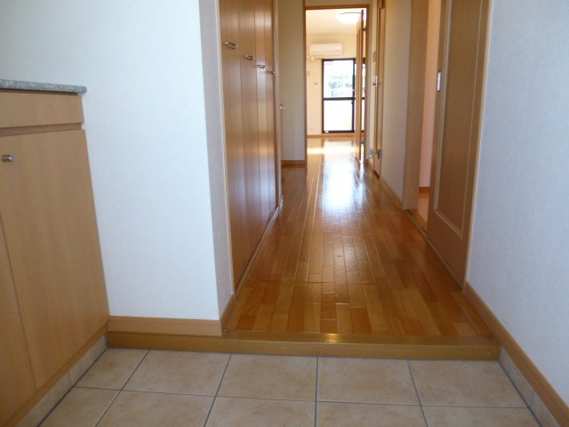 サニーレジデンス　ＹＫの玄関