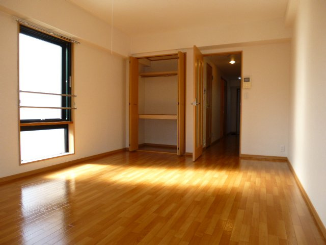 サニーレジデンス　ＹＫの洋室