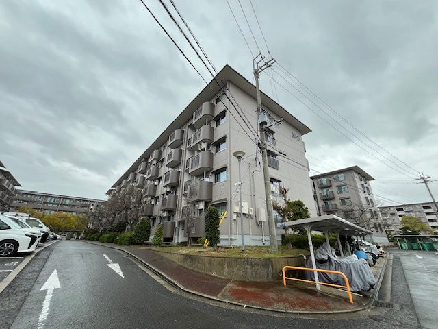 新檜尾台第2次住宅5号棟の外観