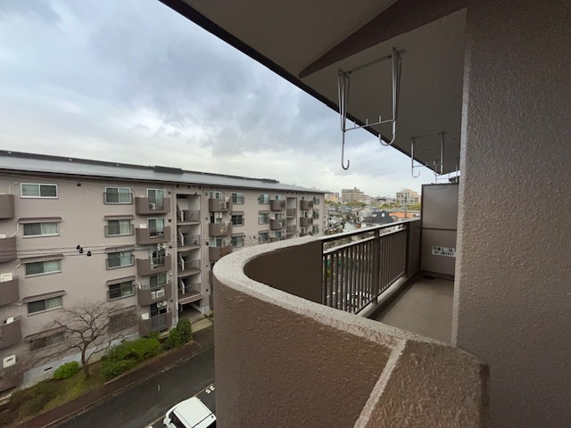 新檜尾台第2次住宅5号棟のバルコニー