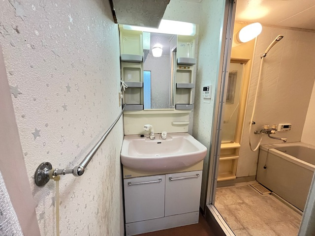 新檜尾台第2次住宅5号棟の洗面所