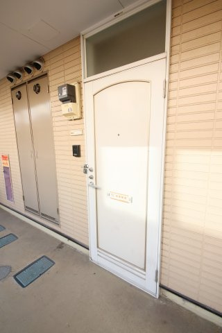 ロッキー中直のエントランス