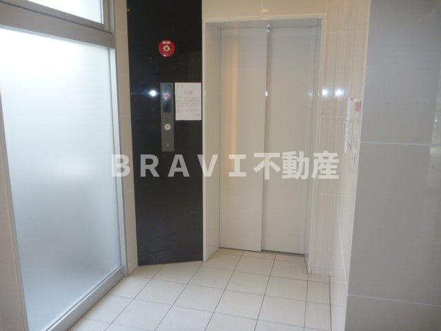 BONNY（ボンニー）BRAVI不動産のエントランス|【BONNY】毎日通るエントランスはこのようになっています