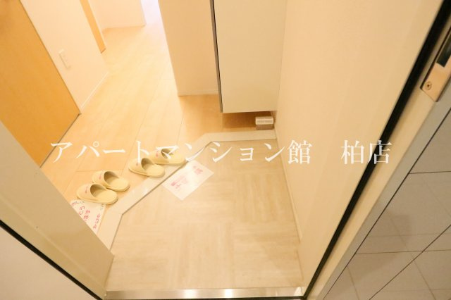 ラフィネ柏の玄関