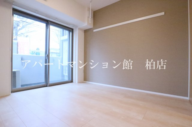 ラフィネ柏の居間・リビング
