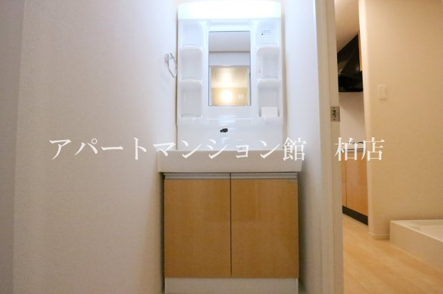 ラフィネ柏の独立洗面台