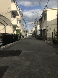 【前面道路含む現地写真】