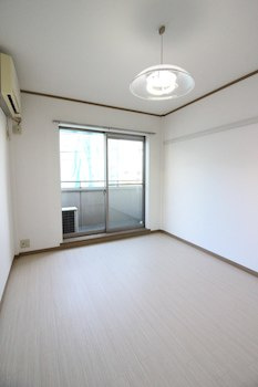 【居間・リビング】 | クレセントマンション