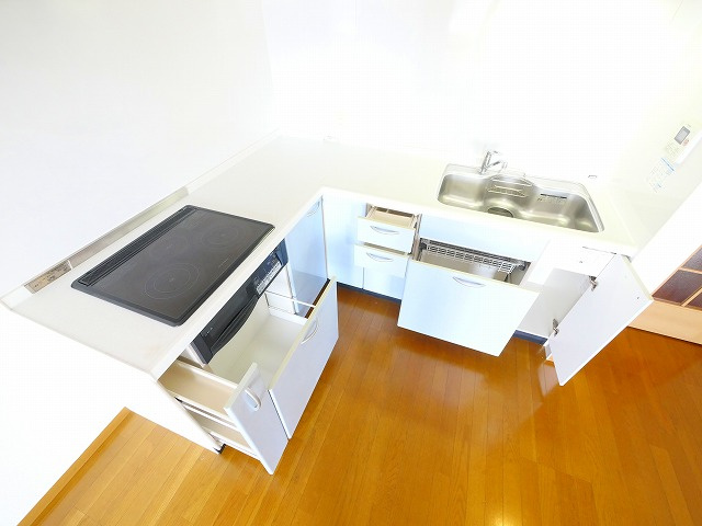 アイリスハイツ7号館の居間・リビング