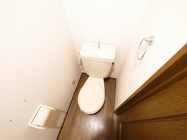 バーベナ光台H棟のトイレ|落ち着いた色調のトイレです