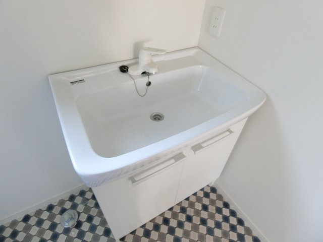 SOUDAKOUMUTEN HOUSEの独立洗面台