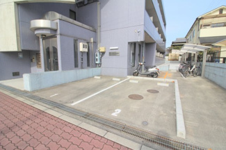 【駐車場】