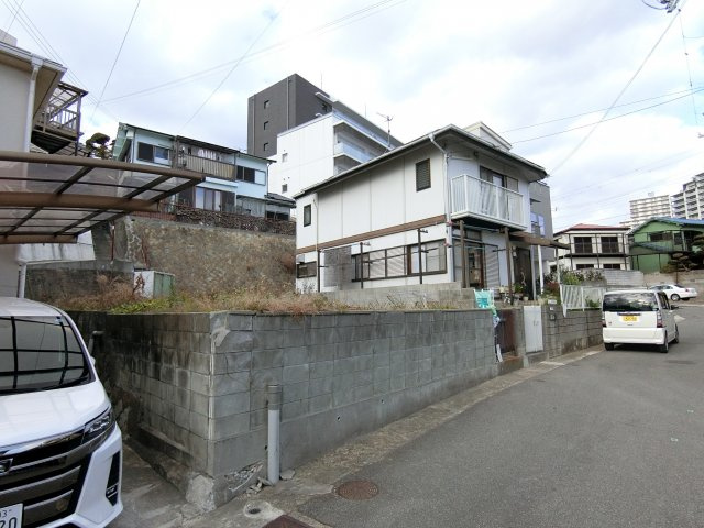 垂水区舞子台６丁目土地の前面道路含む現地写真|道路もなかなか広いです