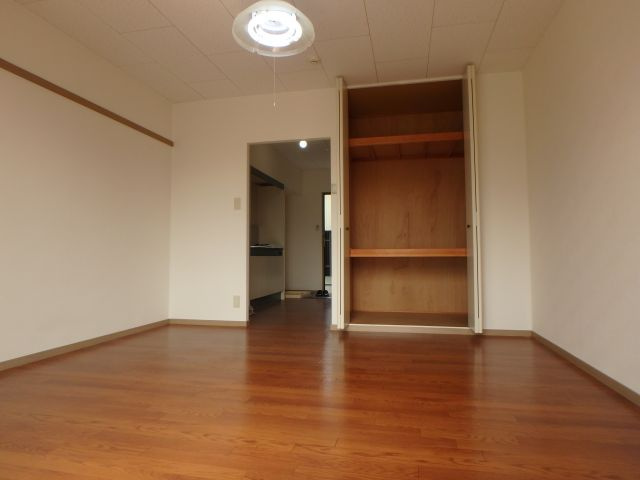 サンライフ豊成Aの寝室