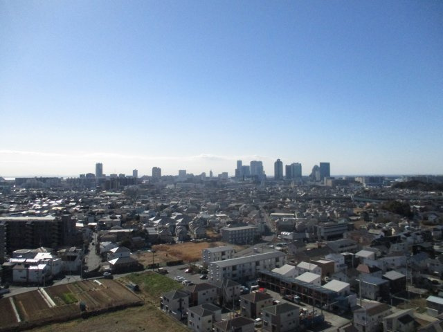 幕張ハウス１３Ｆ　花見川区幕張町３丁目　中古マンション　住友不動産(株)旧分譲の大型マンションの展望