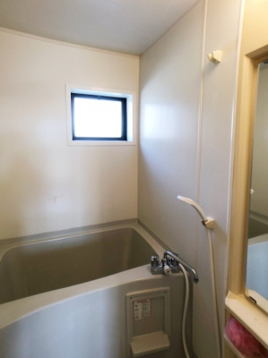 【浴室】 | カサベルテＣ棟 | 落ち着いた空間のお風呂です