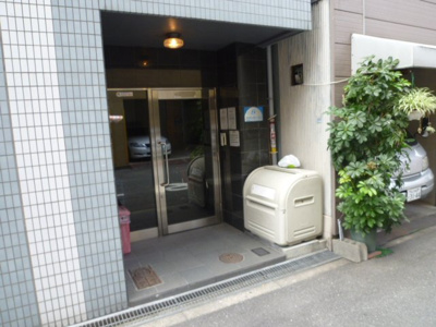 【エントランス】 | ソレイユ朝潮 | 清潔なエントランスです