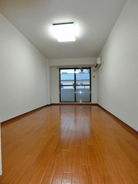 グローリア初穂新小岩の洋室