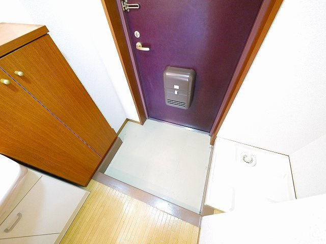 万葉Ⅲ（マンション万葉Ⅲ）の玄関
