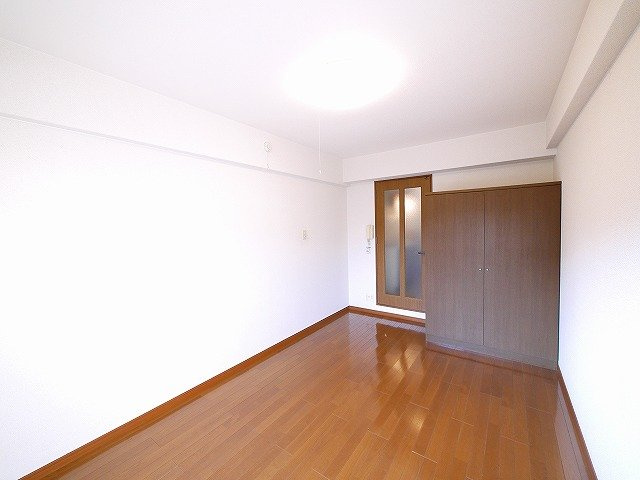 万葉Ⅲ（マンション万葉Ⅲ）の洋室