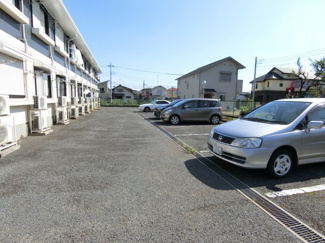 【駐車場】