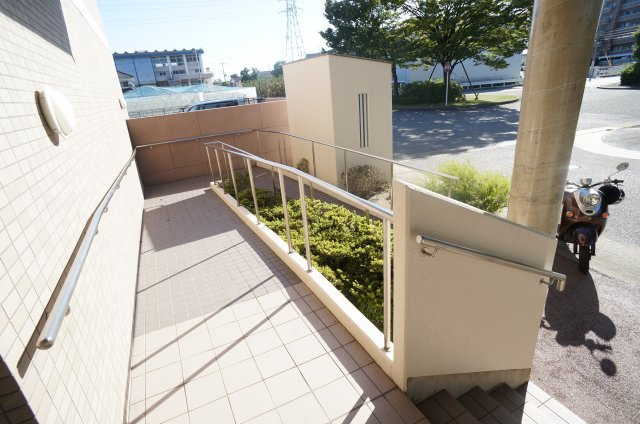 ラウルス宝塚のその他共用部分|スロープついてます