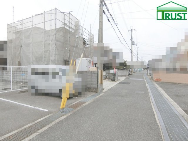 神戸市第8西区玉津町今津　新築戸建の前面道路含む現地写真