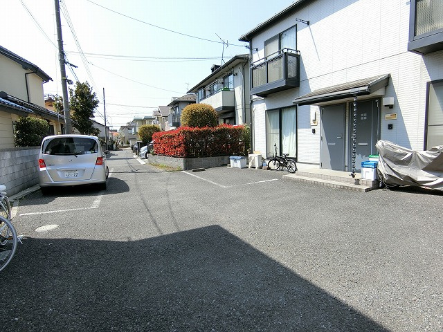 アメニティ100の駐車場