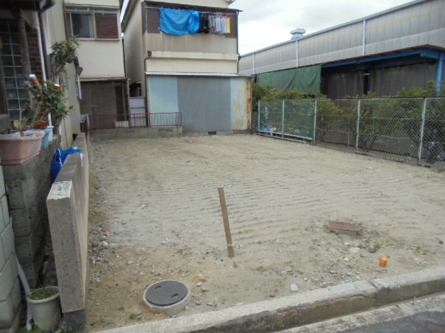 四條畷市西中野　新築一戸建ての前面道路含む現地写真