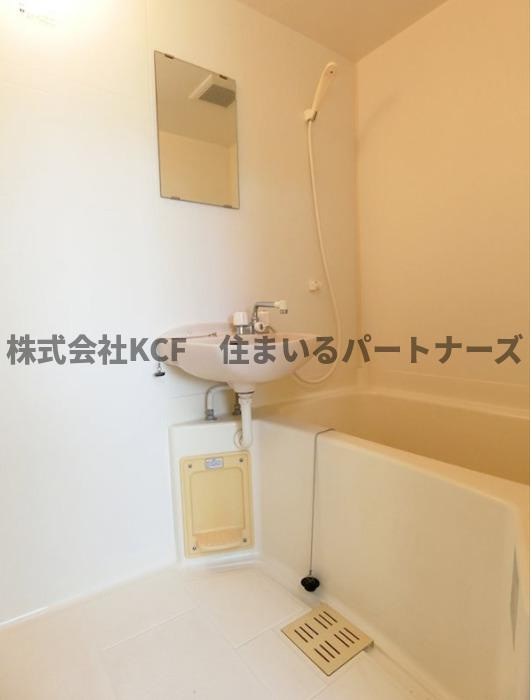 愛梨ビルⅡの浴室|コンパクトで使いやすいお風呂です