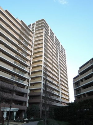 【外観】 | メイフェアパークス溝口Ｃ棟 | 全居室に豊富な収納付でお部屋を広く使う事が出来ます♪