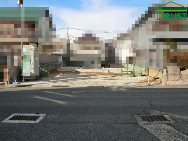 上新地2丁目新築一戸建の前面道路含む現地写真