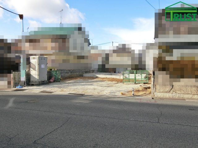 上新地2丁目新築一戸建の前面道路含む現地写真