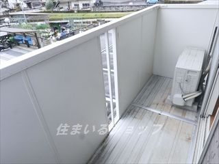 広島市安佐北区亀山４丁目のアパートのバルコニー
