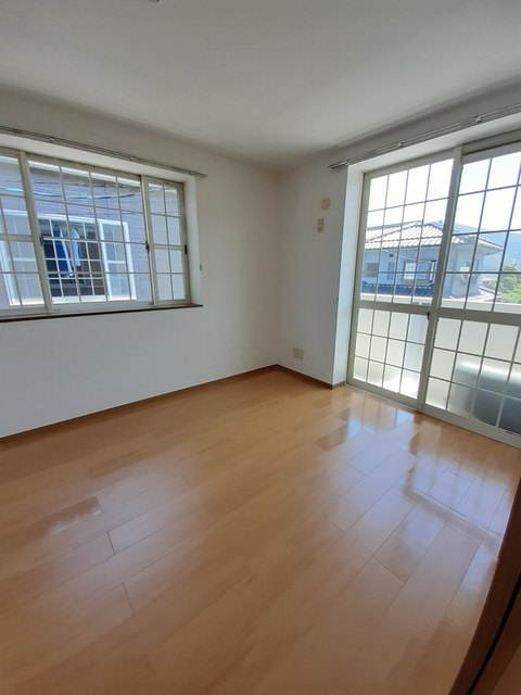 広島市安佐北区亀山４丁目のアパートの居間・リビング