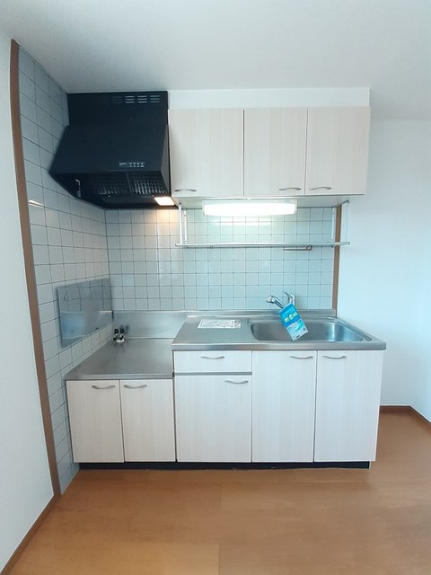 広島市安佐北区亀山４丁目のアパートのキッチン