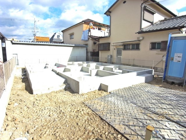 持子1丁目新築戸建ての外観パース|南向きの明るい物件です。