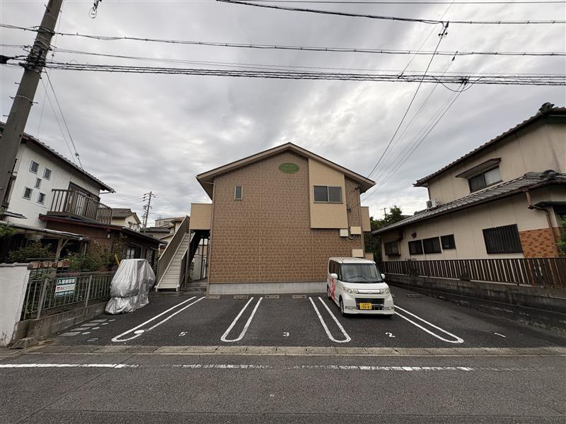 カルテット巽ヶ丘の駐車場