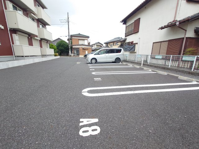 ルピナスヴィラAの駐車場