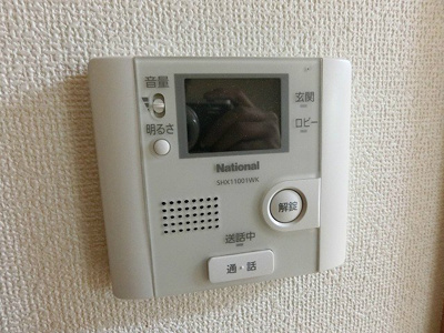【セキュリティ】 | クレールフラット | 防犯対策に有効なカメラ付きインターホン！突然の来客やお子様のお留守番でも安心です◎