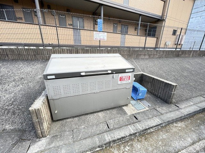 【その他共用部分】 | クレールフラット | 敷地内ごみ置き場でごみ出しもらくらく～♪忙しい社会人さんや主婦さんにもうってつけ！