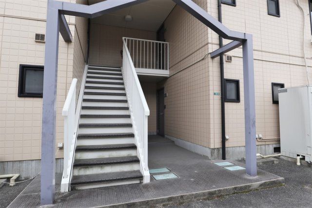 光ハウス　Ｂ棟のエントランス