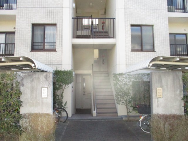 アークテラス習志野台弐番館２階　船橋市芝山６丁目　中古マンションのエントランス|毎日通るエントランスはこのようになっています