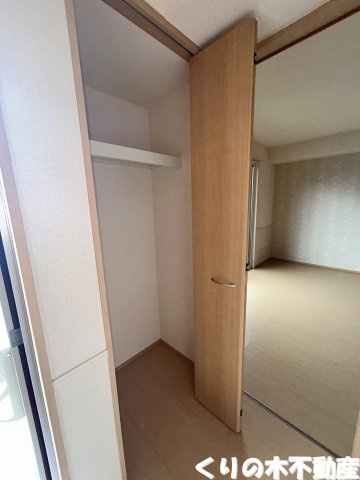 【収納】 | ヴィラージュ　Ａ棟 | 玄関すぐの収納です