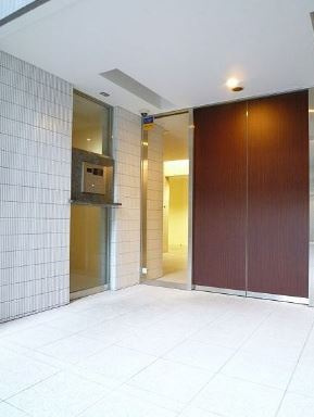 エスティメゾン四谷坂町のセキュリティ|オートロック